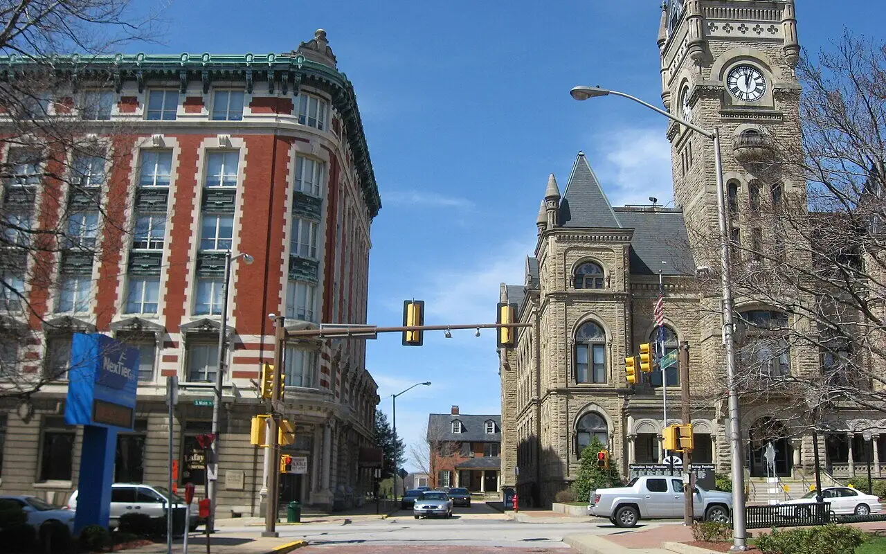 Main Street and the Butler County Courthouse in downtown Butler, PA